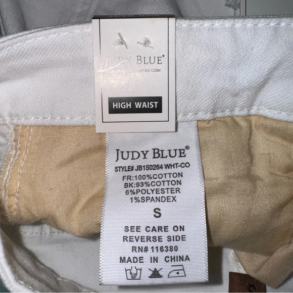 NWT JUDY BLUE High Rise Rigid Magic Cutoff Shorts in White Size Small - Picture 14 of 16